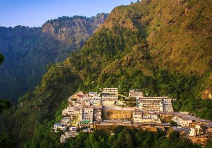 Amritsar Start: Vaishno Devi Bhawan Darshan Trip